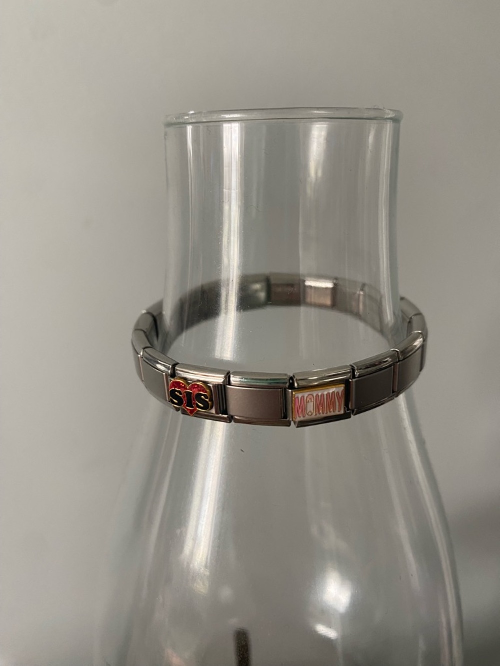 Y2K Expandable Silver-Tone Italian Charm Bracelet with 'SIS' and 'MOMMY' Links
